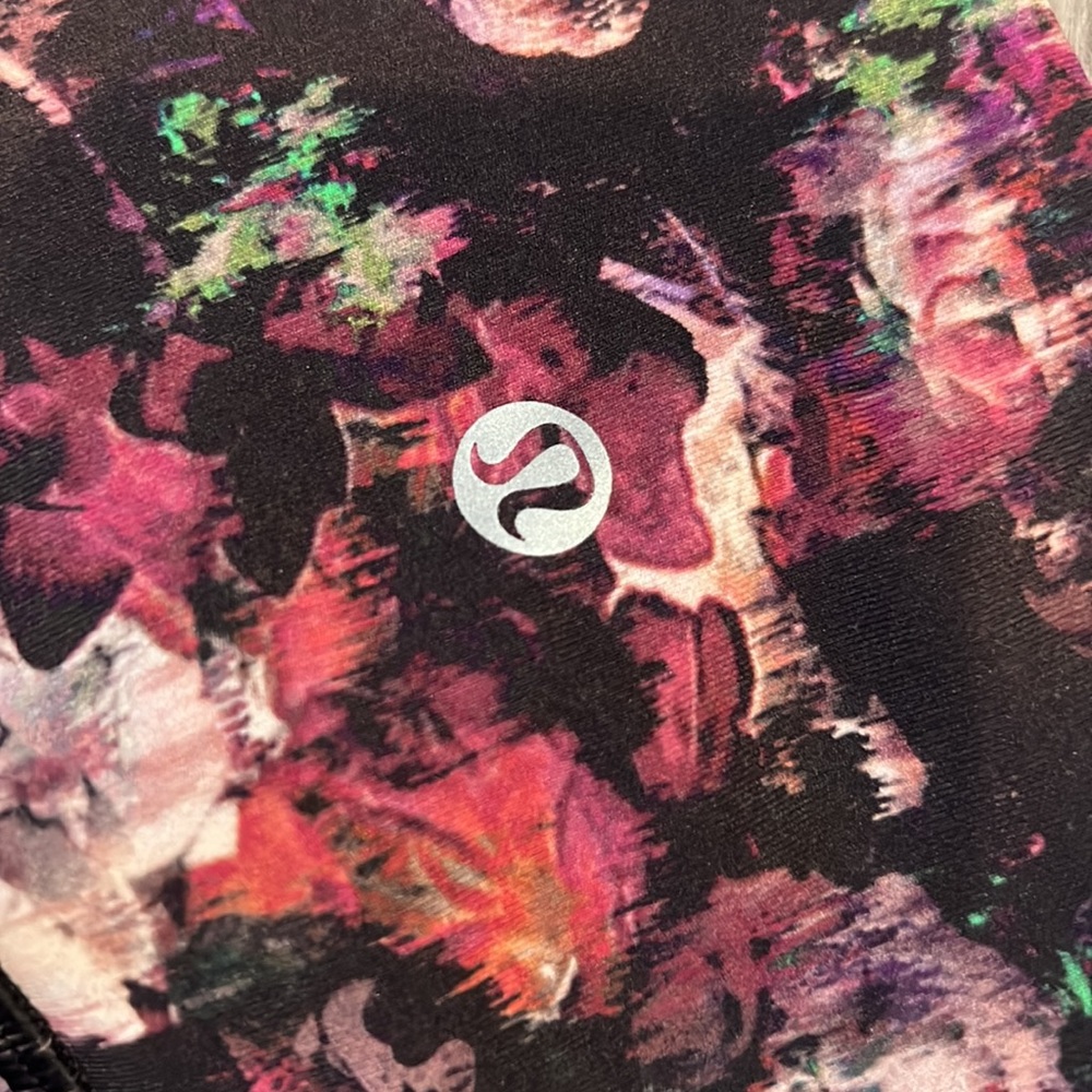 LULULEMON - Picture 6 of 8